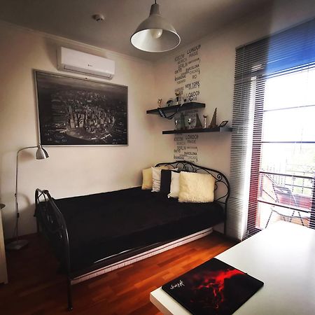 Apartamento Luxury Basement In The Surrounding Of Budapest Mogyoród Exterior foto