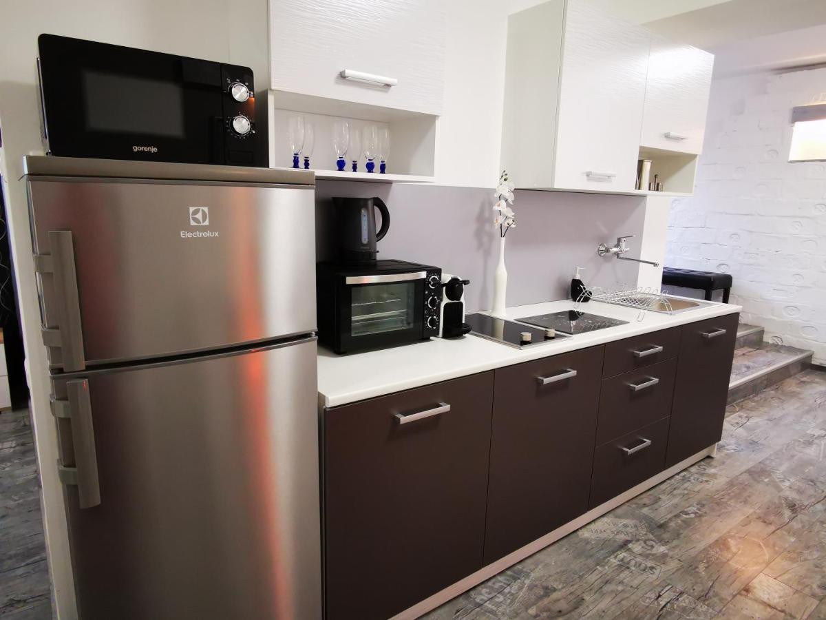 Apartamento Luxury Basement In The Surrounding Of Budapest Mogyoród Exterior foto
