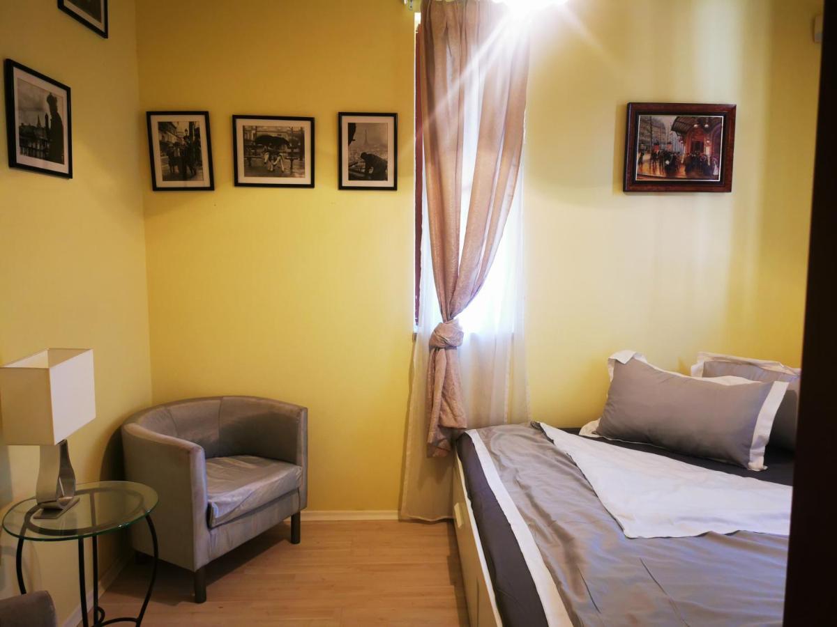 Apartamento Luxury Basement In The Surrounding Of Budapest Mogyoród Exterior foto