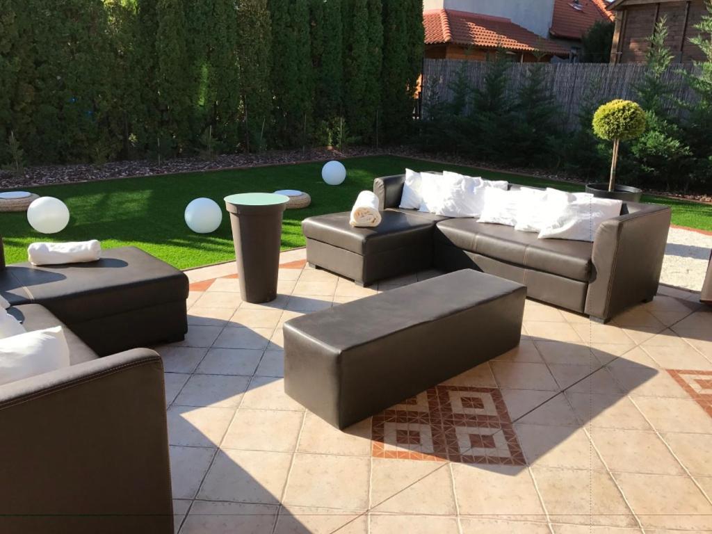 Apartamento Luxury Basement In The Surrounding Of Budapest Mogyoród Exterior foto